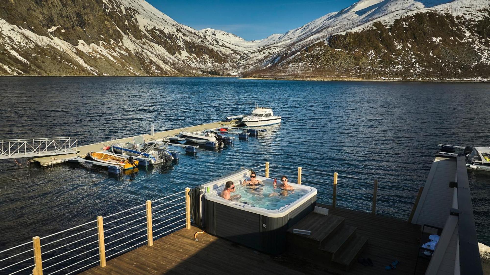 Torsken Brygge Hotel Exterior photo